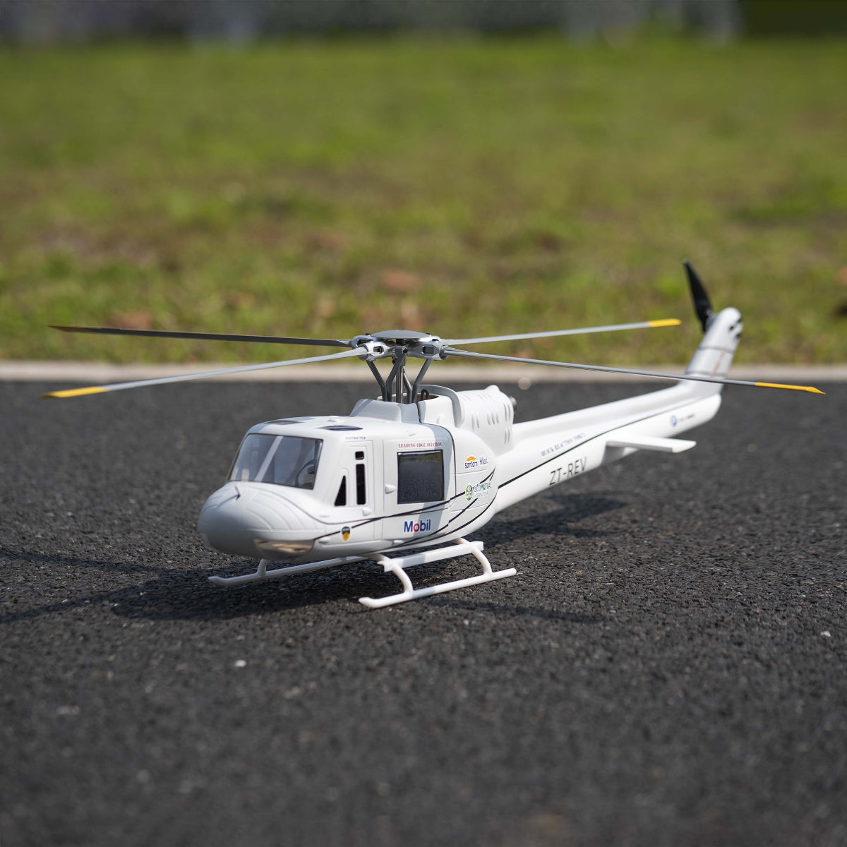 Flywing UH-1 Huey ACE 4 Blades GPS Stabilized 6CH RC Scale helicopter 450L size