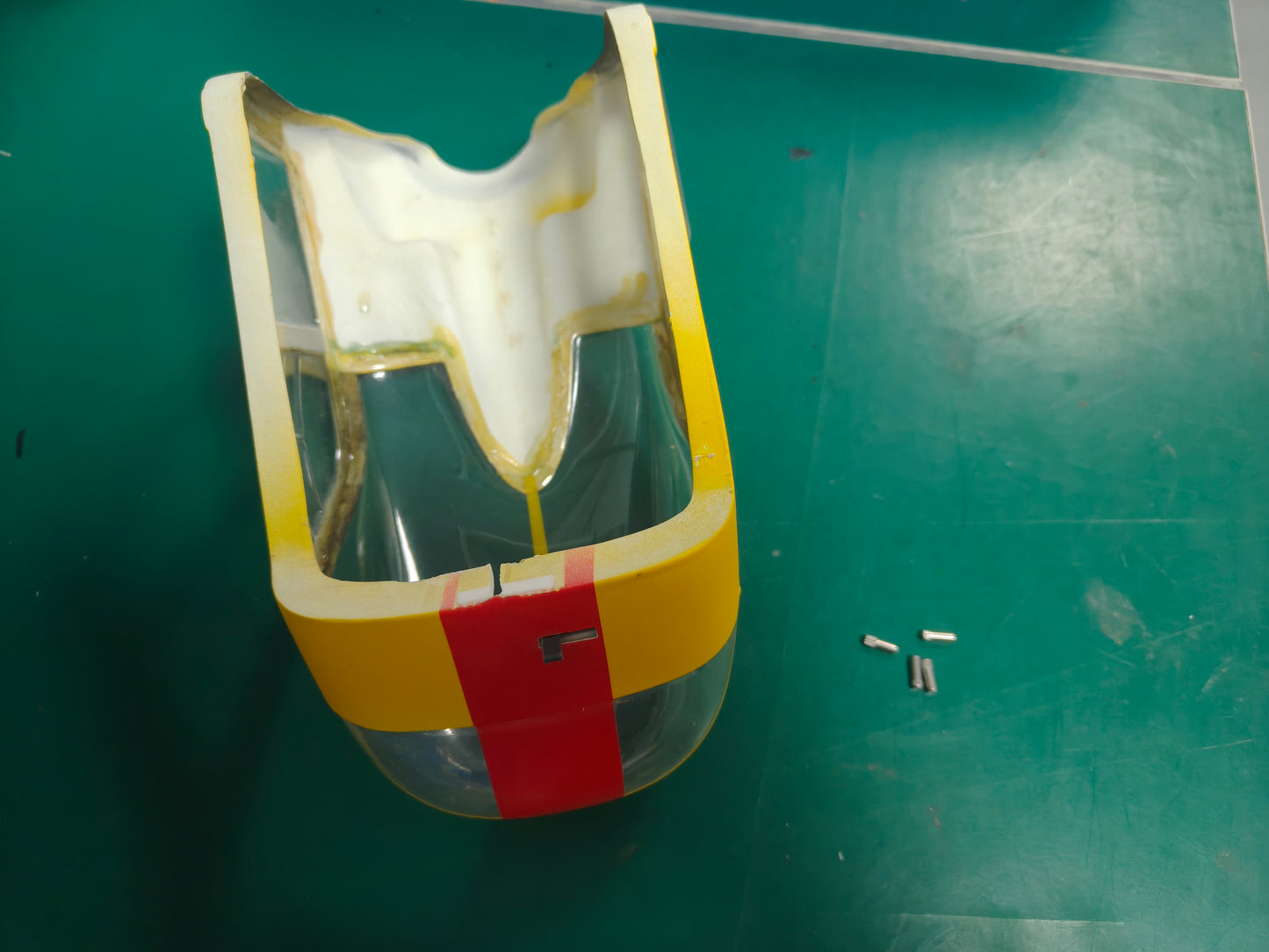 EC135 canopy with new latch mechanism